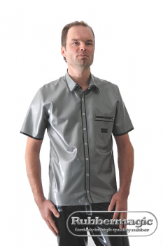 Latex Herrenhemd mit Kontraststreifen und kurzen Ärmeln